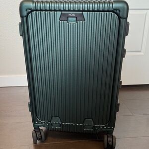 NOBL Travel Carry On
